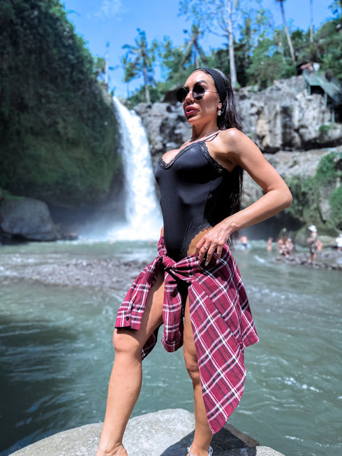 "ELYNDI боди с V-образным кружевным краем - ЧЕРНЫЙ 9692"